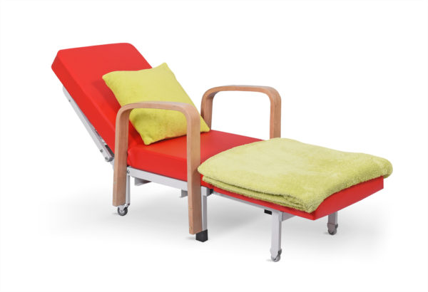 Łóżko-fotel szpitalny dla rodzica Bożenka z podłokietnikami - rozłożony, w pozycji do leżenia dla rodzica małego pacjenta