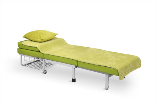 Łóżko-fotel szpitalny dla rodzica Bożenka - rozłożony w pozycji do leżenia dla rodzica małego pacjenta
