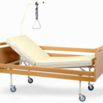 Łóżko rehabilitacyjne A4 W Obudowie Drewnianej Z Wyposazeniem