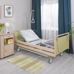 Łóżko rehabilitacyjne A-6-3ST w obudowie drewnianej (5)