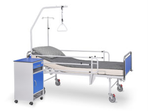 Łóżko rehabilitacyjne szpitalne A-4 z wyposażeniem i szafka szpitalna przyłóżkowa SM-01